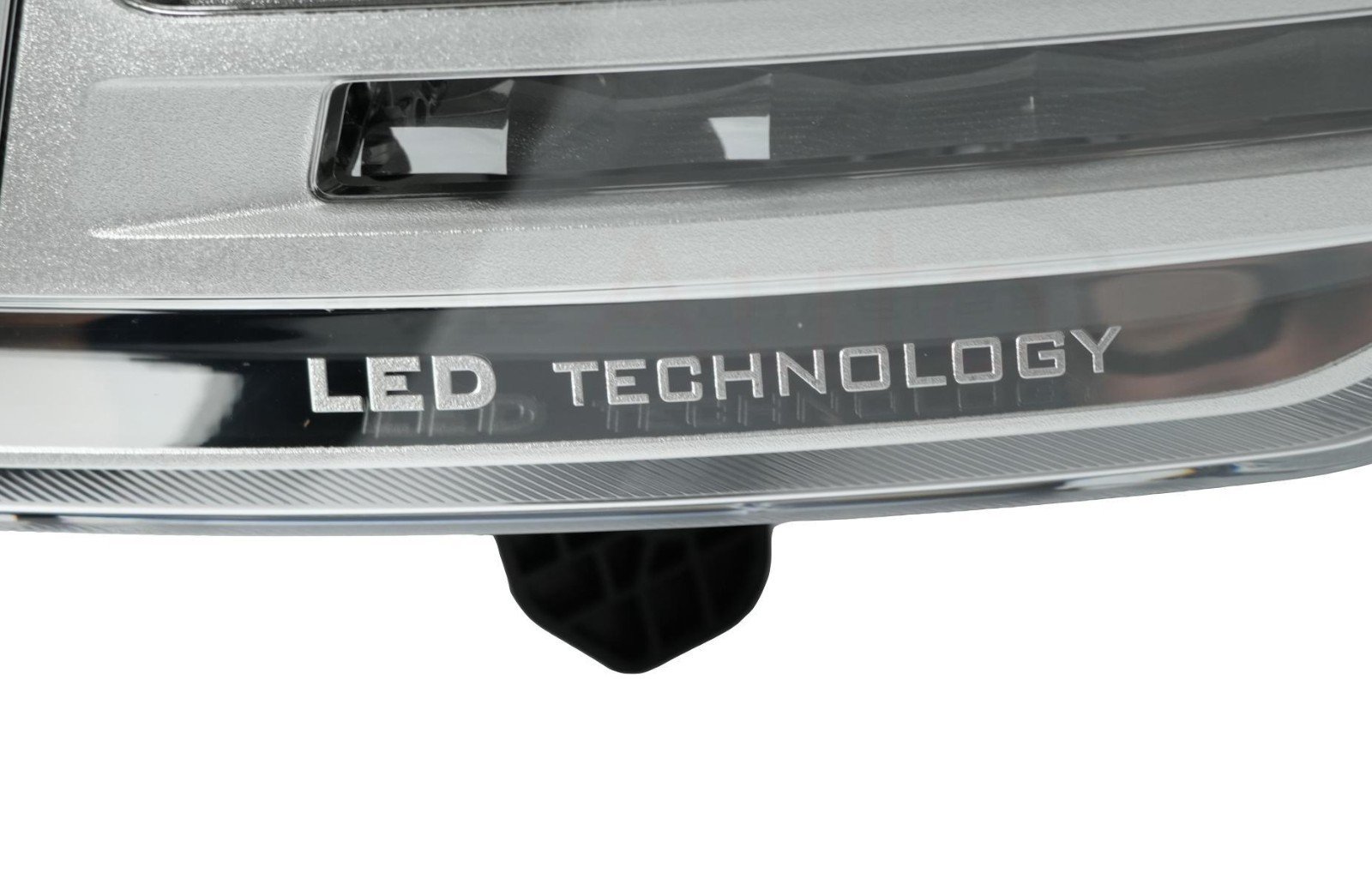 DAF LED Headlight Right RHS RHD Genuine Valeo 2425991 - Image 4