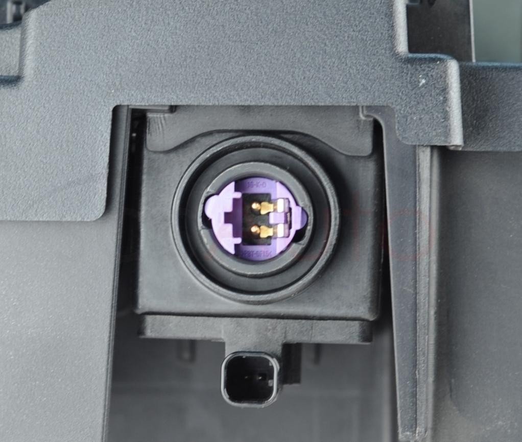 Power Distribution Fuse Box 6822560 BMW 5 SERIES G30 G31 - Image 7