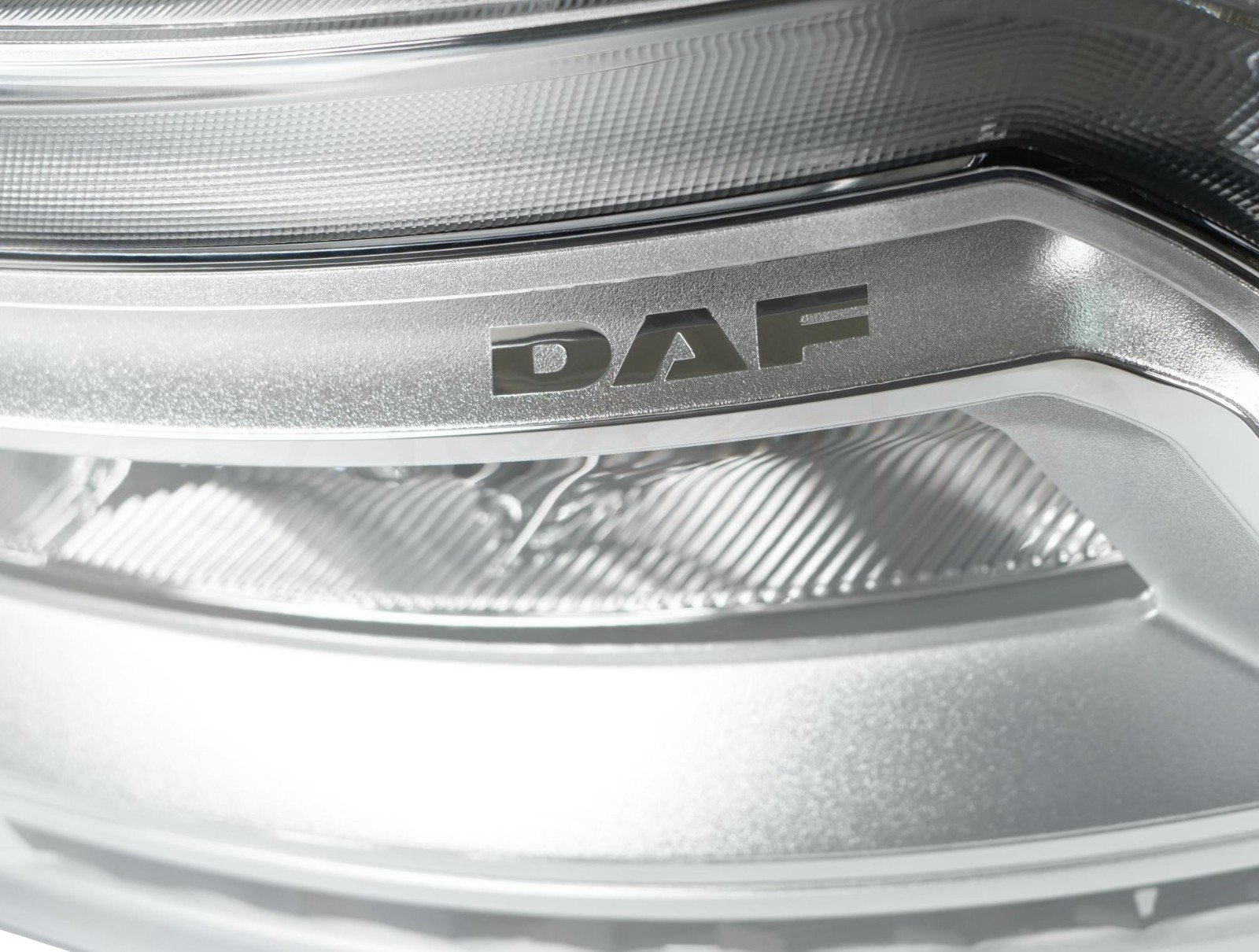 Genuine DAF LED Headlight Assembly Left / RHD Valeo 2425986 - Image 2