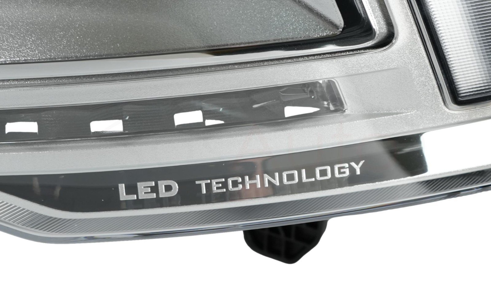 Genuine DAF LED Headlight Assembly Left / RHD Valeo 2425986 - Image 5